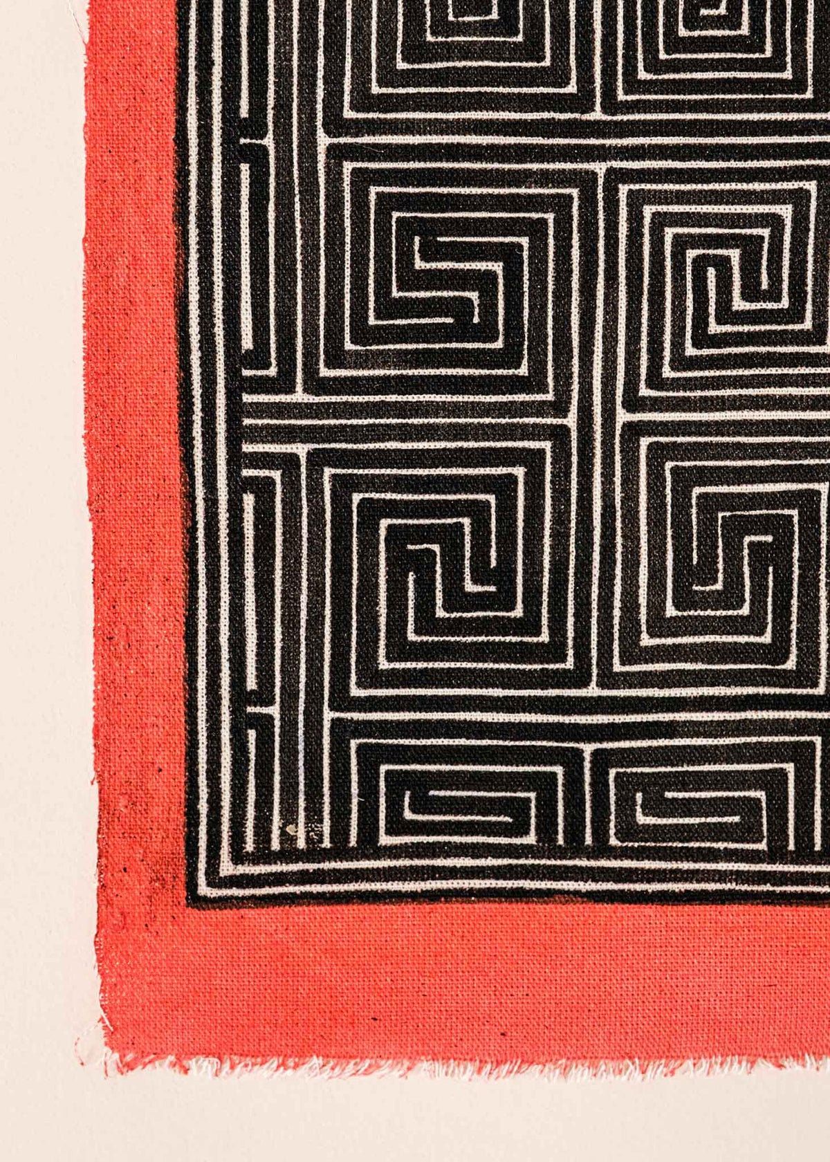 A pintura em tecido é uma inovação criativa indígena a partir de um dos aspectos mais característicos de suas culturas: a pintura corporal. A Tucum tem o prazer de apresentar toda a força e a beleza das pinturas indígenas!  Ganhe 10% de desconto na sua primeira compra!