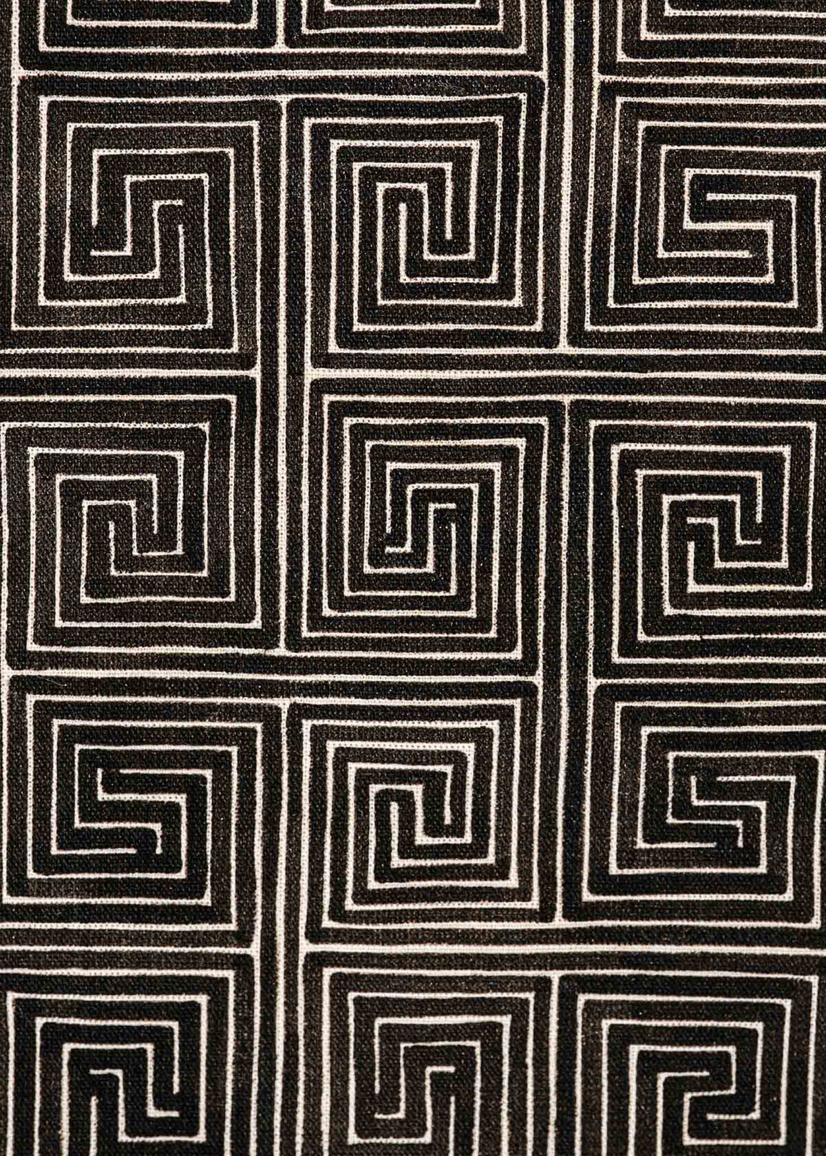 A pintura em tecido é uma inovação criativa indígena a partir de um dos aspectos mais característicos de suas culturas: a pintura corporal. A Tucum tem o prazer de apresentar toda a força e a beleza das pinturas indígenas!  Ganhe 10% de desconto na sua primeira compra!