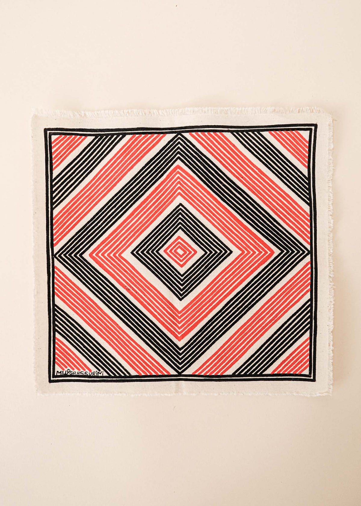 A pintura em tecido é uma inovação criativa indígena a partir de um dos aspectos mais característicos de suas culturas: a pintura corporal. A Tucum tem o prazer de apresentar toda a força e a beleza das pinturas indígenas!  Ganhe 10% de desconto na sua primeira compra!