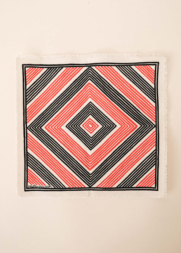 A pintura em tecido é uma inovação criativa indígena a partir de um dos aspectos mais característicos de suas culturas: a pintura corporal. A Tucum tem o prazer de apresentar toda a força e a beleza das pinturas indígenas!  Ganhe 10% de desconto na sua primeira compra!