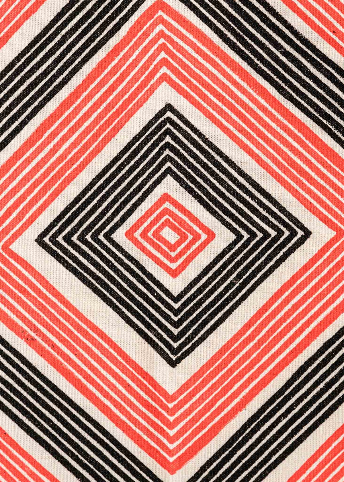 A pintura em tecido é uma inovação criativa indígena a partir de um dos aspectos mais característicos de suas culturas: a pintura corporal. A Tucum tem o prazer de apresentar toda a força e a beleza das pinturas indígenas!  Ganhe 10% de desconto na sua primeira compra!