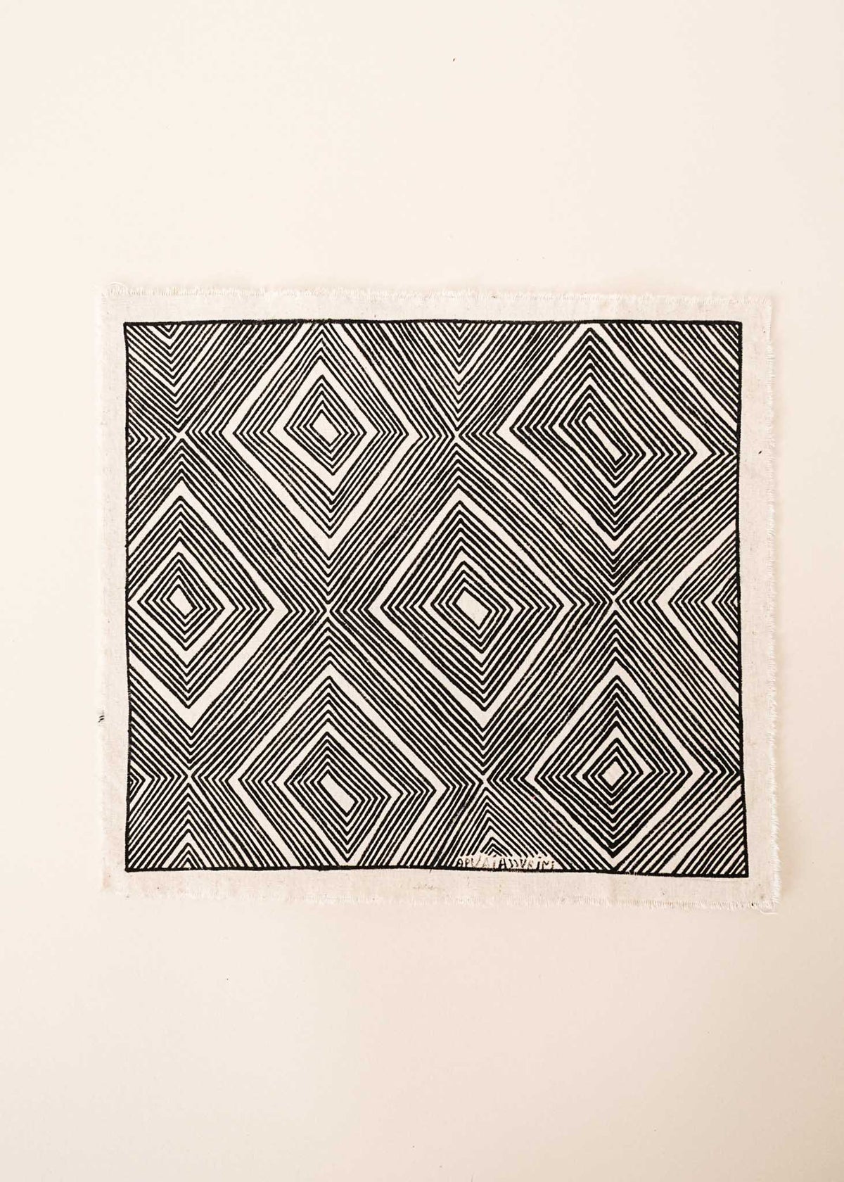 A pintura em tecido é uma inovação criativa indígena a partir de um dos aspectos mais característicos de suas culturas: a pintura corporal. A Tucum tem o prazer de apresentar toda a força e a beleza das pinturas indígenas!  Ganhe 10% de desconto na sua primeira compra!