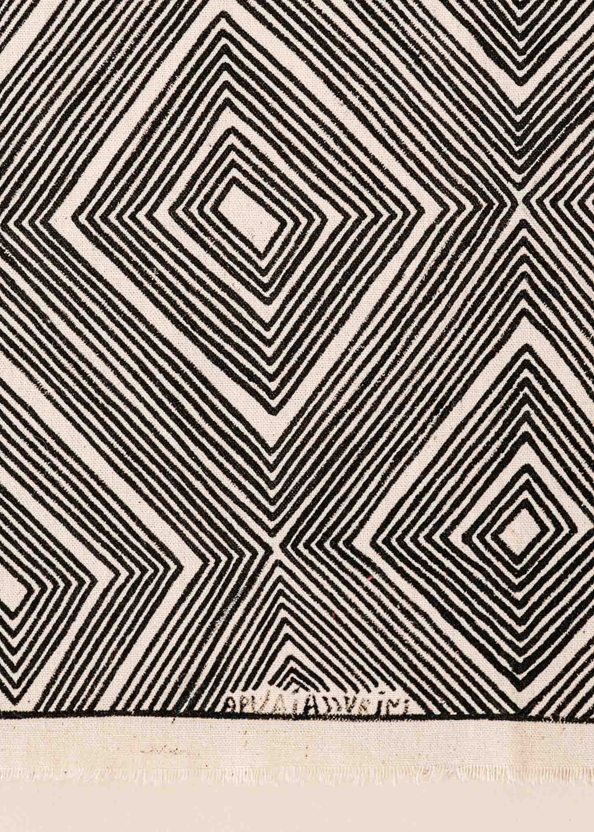 A pintura em tecido é uma inovação criativa indígena a partir de um dos aspectos mais característicos de suas culturas: a pintura corporal. A Tucum tem o prazer de apresentar toda a força e a beleza das pinturas indígenas!  Ganhe 10% de desconto na sua primeira compra!