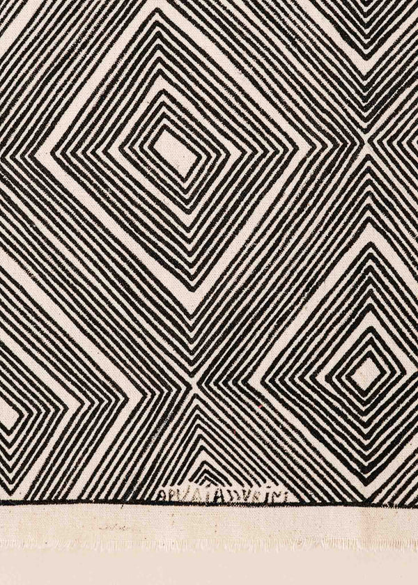 A pintura em tecido é uma inovação criativa indígena a partir de um dos aspectos mais característicos de suas culturas: a pintura corporal. A Tucum tem o prazer de apresentar toda a força e a beleza das pinturas indígenas!  Ganhe 10% de desconto na sua primeira compra!