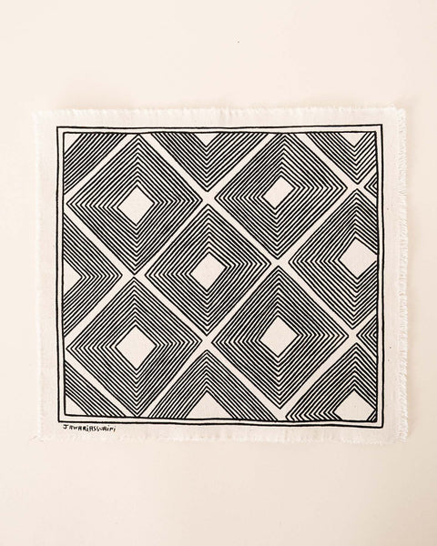 A pintura em tecido é uma inovação criativa indígena a partir de um dos aspectos mais característicos de suas culturas: a pintura corporal. A Tucum tem o prazer de apresentar toda a força e a beleza das pinturas indígenas!  Ganhe 10% de desconto na sua primeira compra!