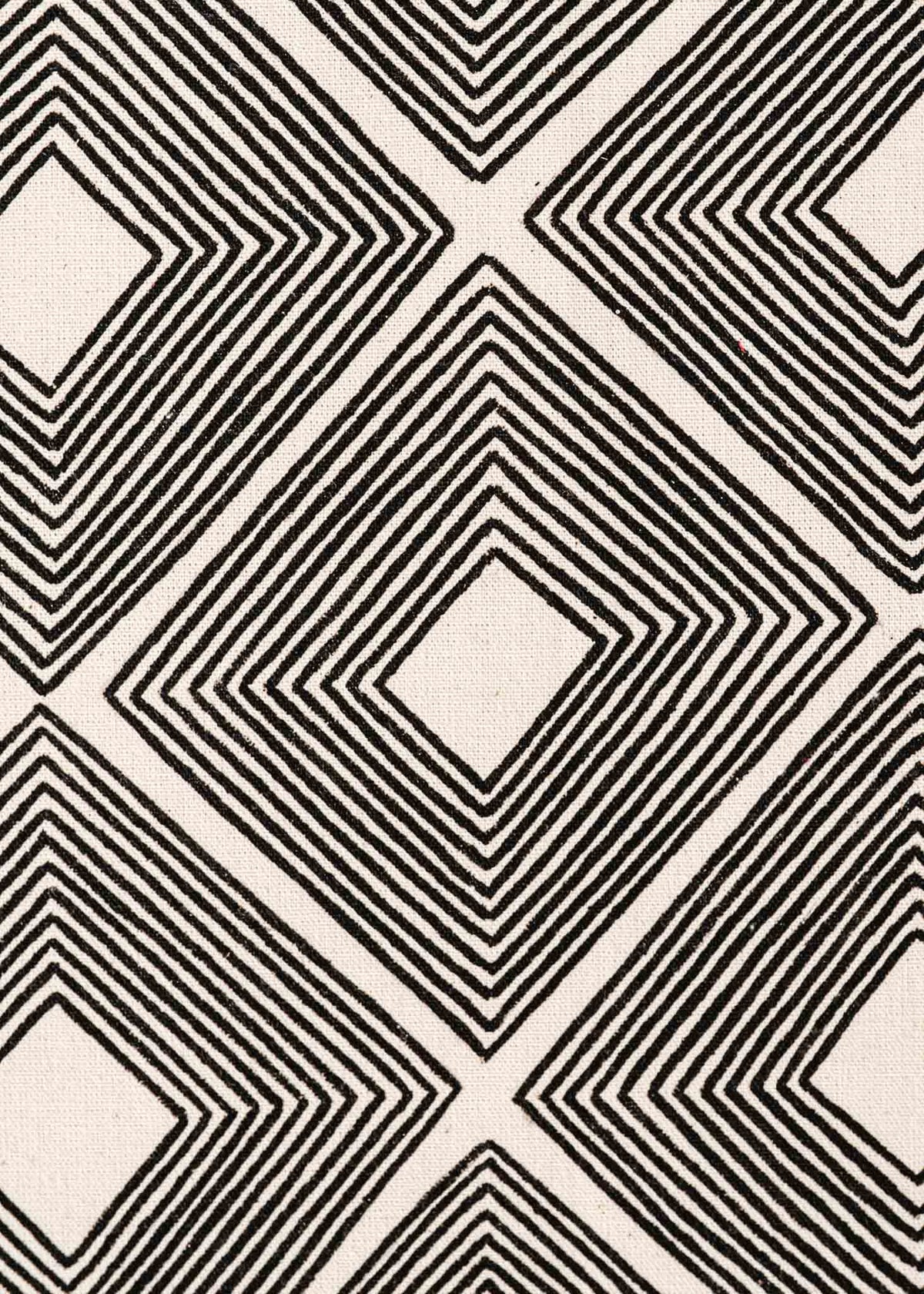 A pintura em tecido é uma inovação criativa indígena a partir de um dos aspectos mais característicos de suas culturas: a pintura corporal. A Tucum tem o prazer de apresentar toda a força e a beleza das pinturas indígenas!  Ganhe 10% de desconto na sua primeira compra!