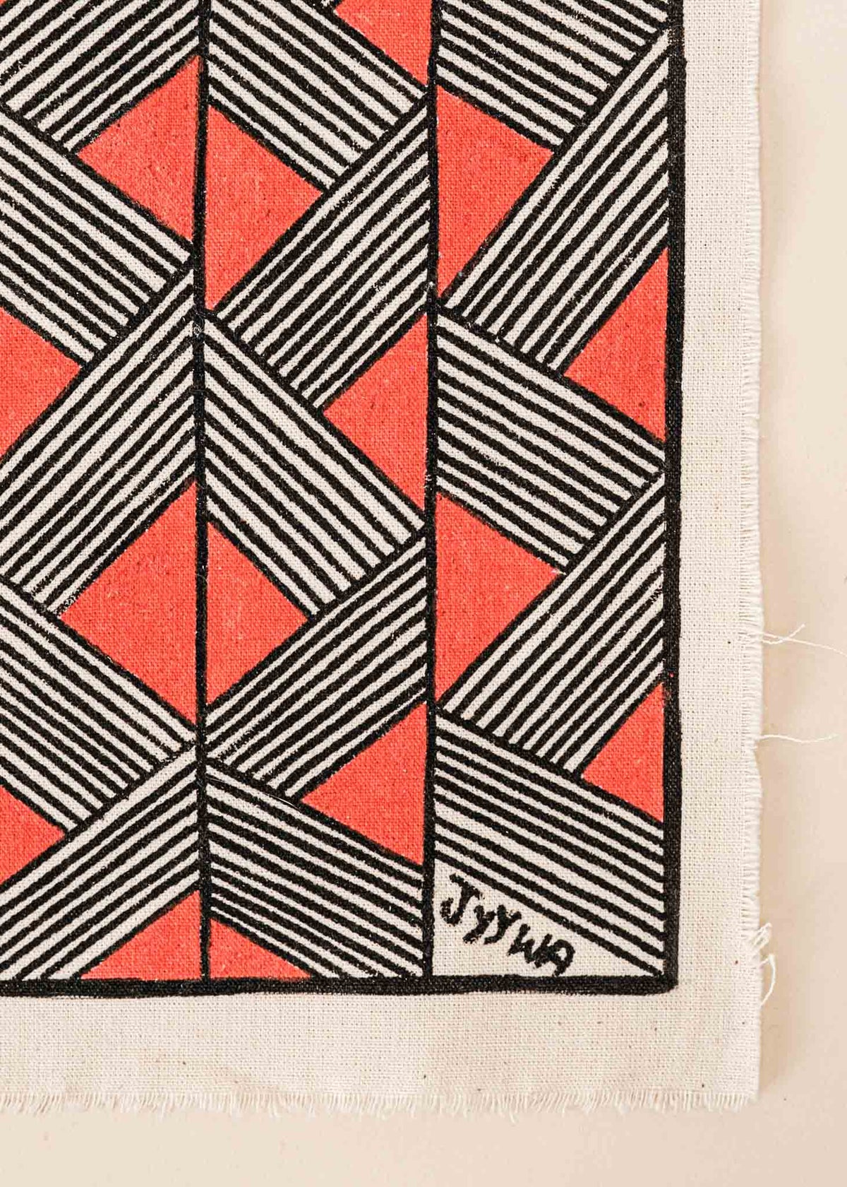 A pintura em tecido é uma inovação criativa indígena a partir de um dos aspectos mais característicos de suas culturas: a pintura corporal. A Tucum tem o prazer de apresentar toda a força e a beleza das pinturas indígenas!  Ganhe 10% de desconto na sua primeira compra!
