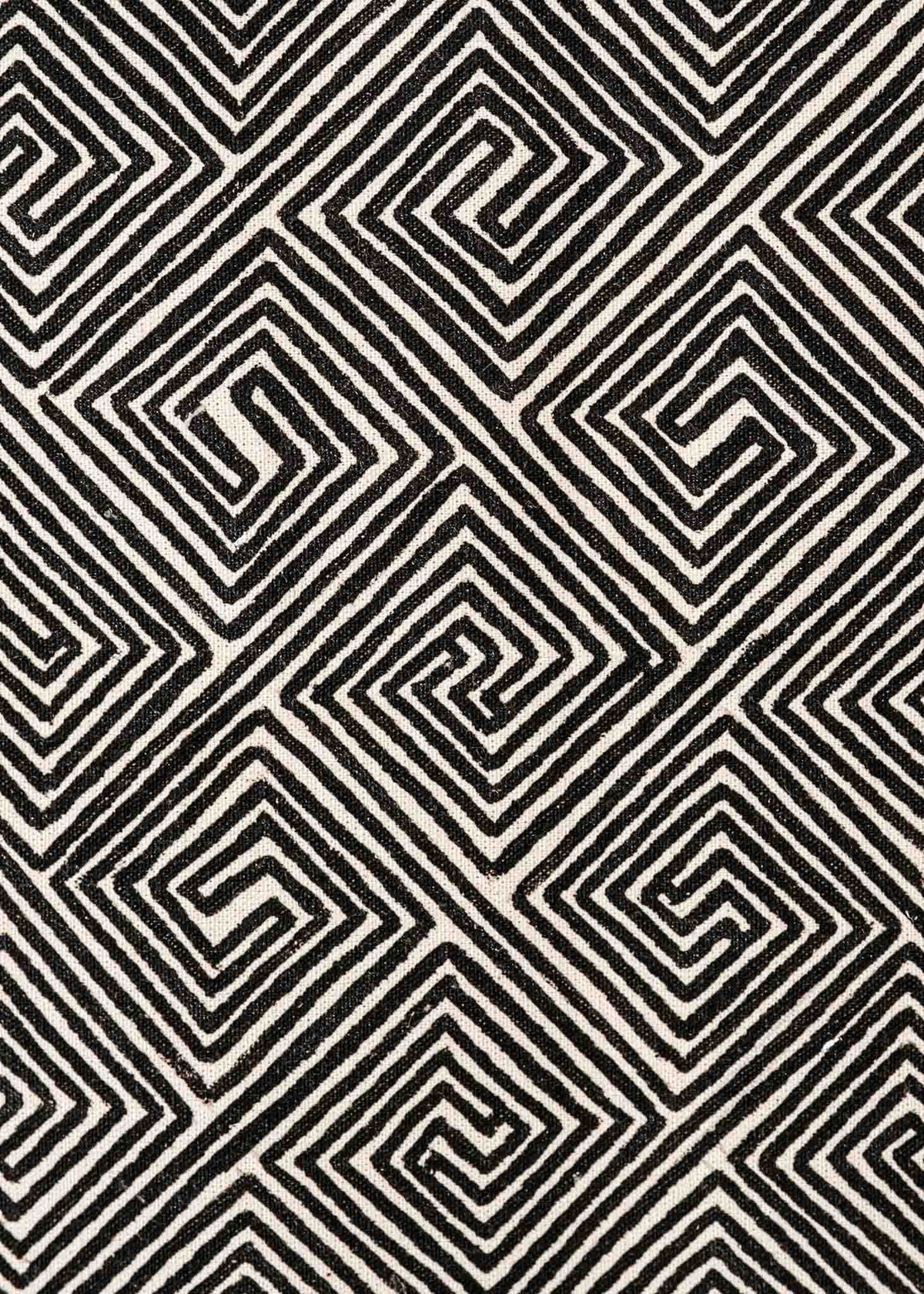 A pintura em tecido é uma inovação criativa indígena a partir de um dos aspectos mais característicos de suas culturas: a pintura corporal. A Tucum tem o prazer de apresentar toda a força e a beleza das pinturas indígenas!  Ganhe 10% de desconto na sua primeira compra!