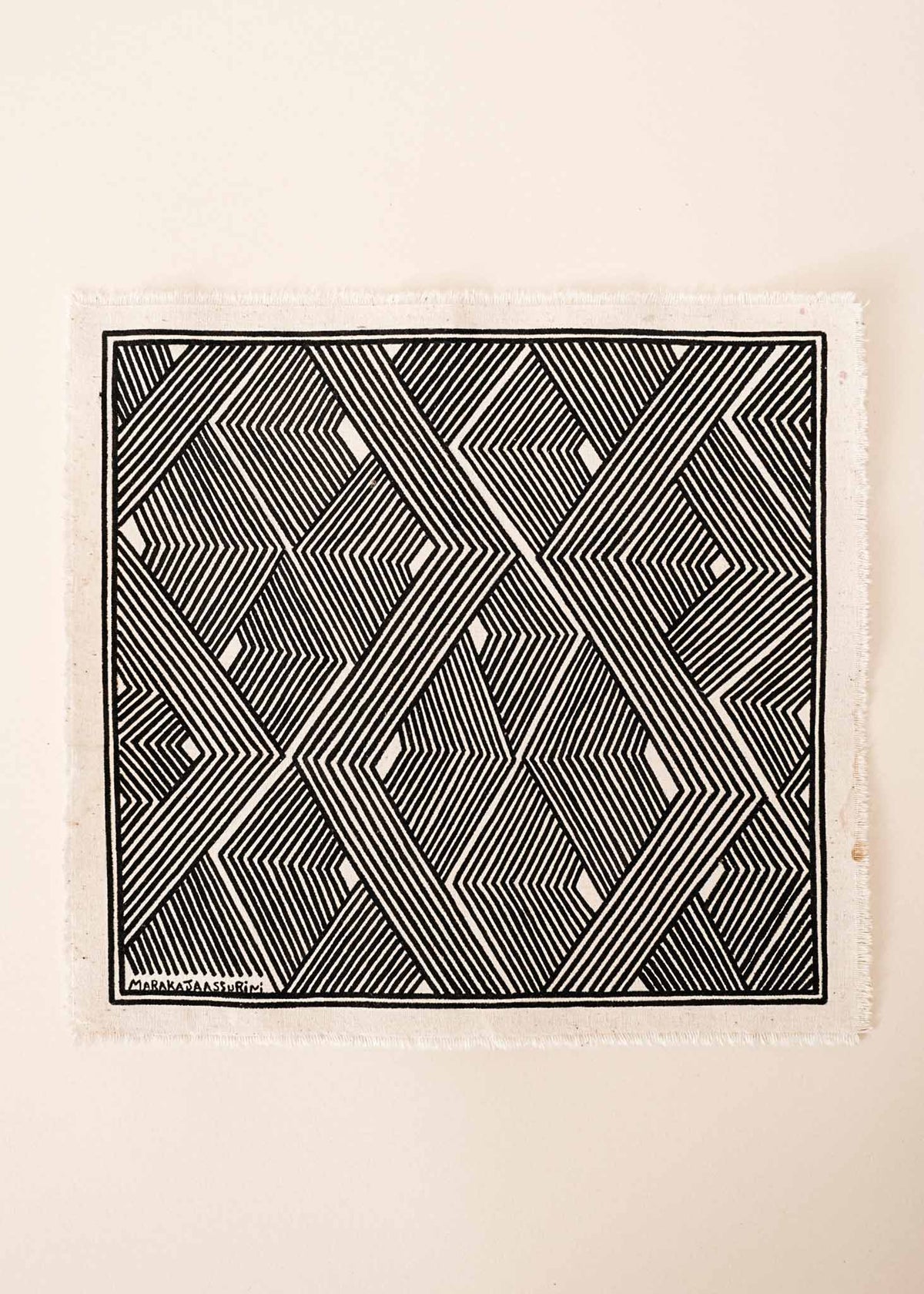 A pintura em tecido é uma inovação criativa indígena a partir de um dos aspectos mais característicos de suas culturas: a pintura corporal. A Tucum tem o prazer de apresentar toda a força e a beleza das pinturas indígenas!  Ganhe 10% de desconto na sua primeira compra!