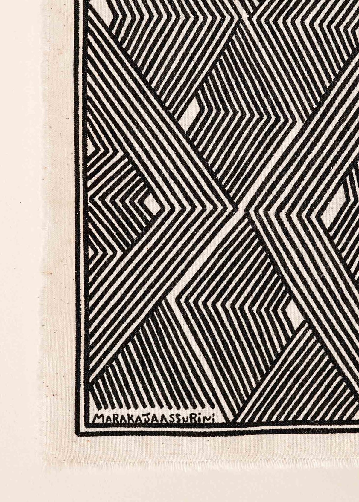 A pintura em tecido é uma inovação criativa indígena a partir de um dos aspectos mais característicos de suas culturas: a pintura corporal. A Tucum tem o prazer de apresentar toda a força e a beleza das pinturas indígenas!  Ganhe 10% de desconto na sua primeira compra!