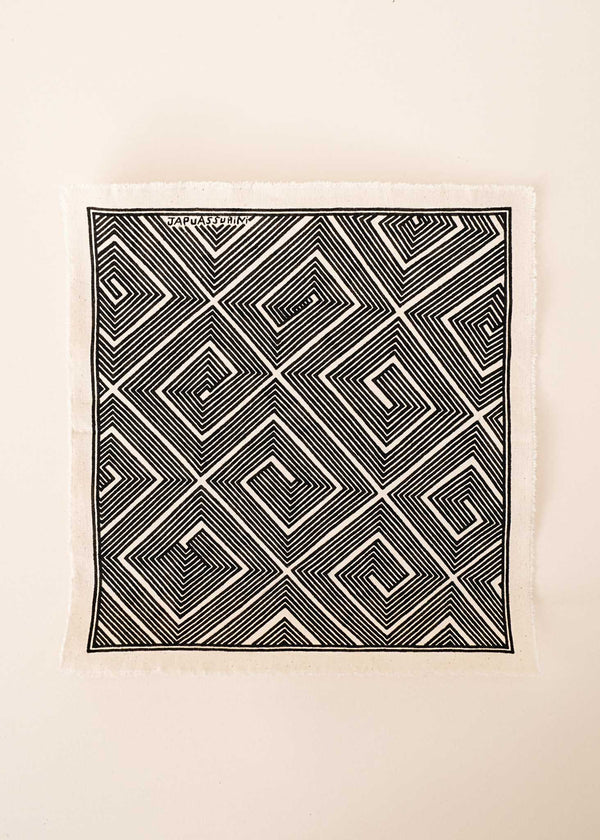 A pintura em tecido é uma inovação criativa indígena a partir de um dos aspectos mais característicos de suas culturas: a pintura corporal. A Tucum tem o prazer de apresentar toda a força e a beleza das pinturas indígenas!  Ganhe 10% de desconto na sua primeira compra!