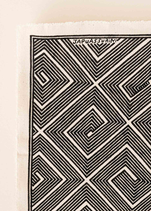 A pintura em tecido é uma inovação criativa indígena a partir de um dos aspectos mais característicos de suas culturas: a pintura corporal. A Tucum tem o prazer de apresentar toda a força e a beleza das pinturas indígenas!  Ganhe 10% de desconto na sua primeira compra!