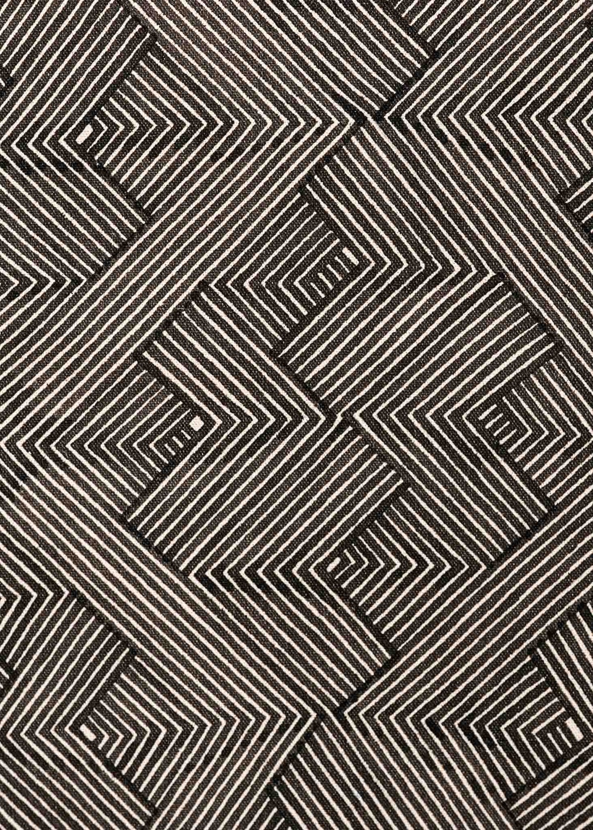 A pintura em tecido é uma inovação criativa indígena a partir de um dos aspectos mais característicos de suas culturas: a pintura corporal. A Tucum tem o prazer de apresentar toda a força e a beleza das pinturas indígenas!  Ganhe 10% de desconto na sua primeira compra!