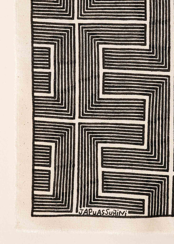 A pintura em tecido é uma inovação criativa indígena a partir de um dos aspectos mais característicos de suas culturas: a pintura corporal. A Tucum tem o prazer de apresentar toda a força e a beleza das pinturas indígenas!  Ganhe 10% de desconto na sua primeira compra!