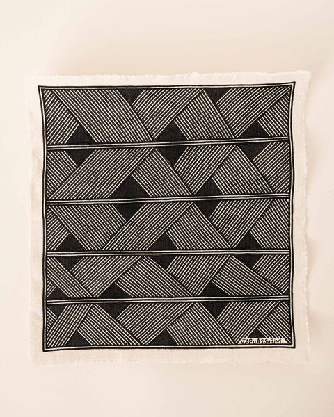 A pintura em tecido é uma inovação criativa indígena a partir de um dos aspectos mais característicos de suas culturas: a pintura corporal. A Tucum tem o prazer de apresentar toda a força e a beleza das pinturas indígenas!  Ganhe 10% de desconto na sua primeira compra!