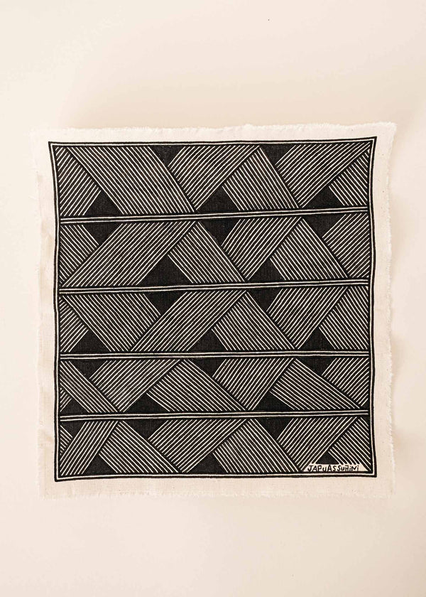 A pintura em tecido é uma inovação criativa indígena a partir de um dos aspectos mais característicos de suas culturas: a pintura corporal. A Tucum tem o prazer de apresentar toda a força e a beleza das pinturas indígenas!  Ganhe 10% de desconto na sua primeira compra!