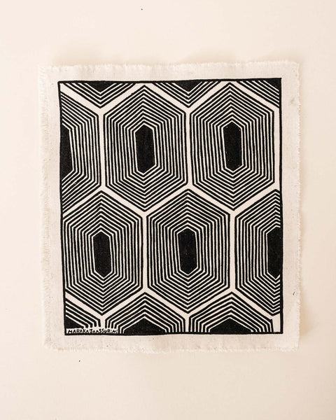 A pintura em tecido é uma inovação criativa indígena a partir de um dos aspectos mais característicos de suas culturas: a pintura corporal. A Tucum tem o prazer de apresentar toda a força e a beleza das pinturas indígenas!  Ganhe 10% de desconto na sua primeira compra!