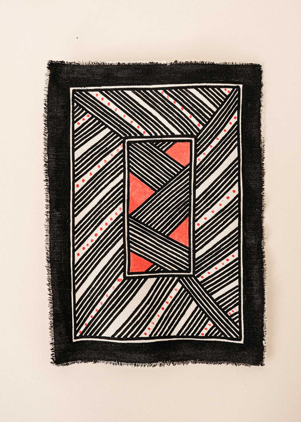 A pintura em tecido é uma inovação criativa indígena a partir de um dos aspectos mais característicos de suas culturas: a pintura corporal. A Tucum tem o prazer de apresentar toda a força e a beleza das pinturas indígenas!  Ganhe 10% de desconto na sua primeira compra!