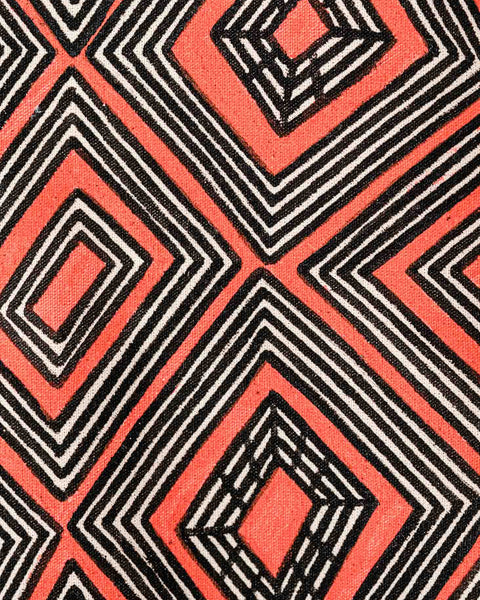 A pintura em tecido é uma inovação criativa indígena a partir de um dos aspectos mais característicos de suas culturas: a pintura corporal. A Tucum tem o prazer de apresentar toda a força e a beleza das pinturas indígenas!  Ganhe 10% de desconto na sua primeira compra!