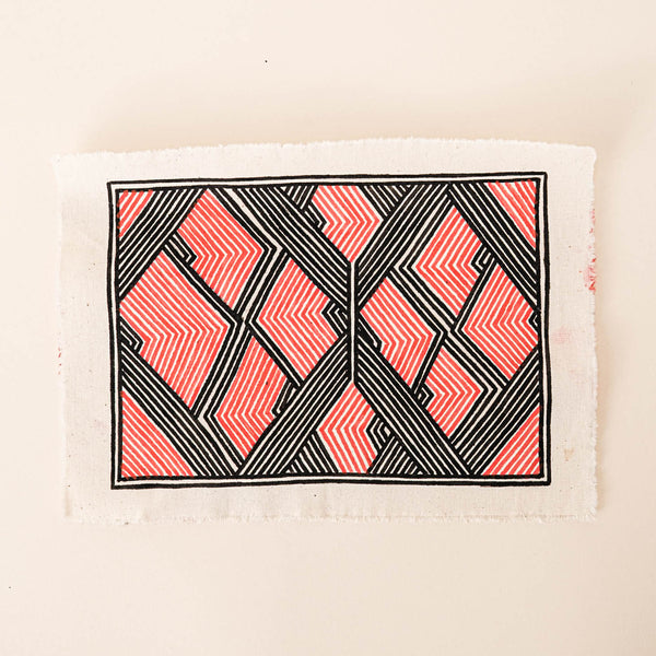 A pintura em tecido é uma inovação criativa indígena a partir de um dos aspectos mais característicos de suas culturas: a pintura corporal. A Tucum tem o prazer de apresentar toda a força e a beleza das pinturas indígenas!  Ganhe 10% de desconto na sua primeira compra!