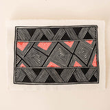 A pintura em tecido é uma inovação criativa indígena a partir de um dos aspectos mais característicos de suas culturas: a pintura corporal. A Tucum tem o prazer de apresentar toda a força e a beleza das pinturas indígenas!  Ganhe 10% de desconto na sua primeira compra!