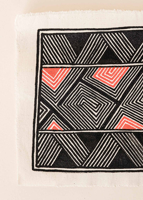 A pintura em tecido é uma inovação criativa indígena a partir de um dos aspectos mais característicos de suas culturas: a pintura corporal. A Tucum tem o prazer de apresentar toda a força e a beleza das pinturas indígenas!  Ganhe 10% de desconto na sua primeira compra!