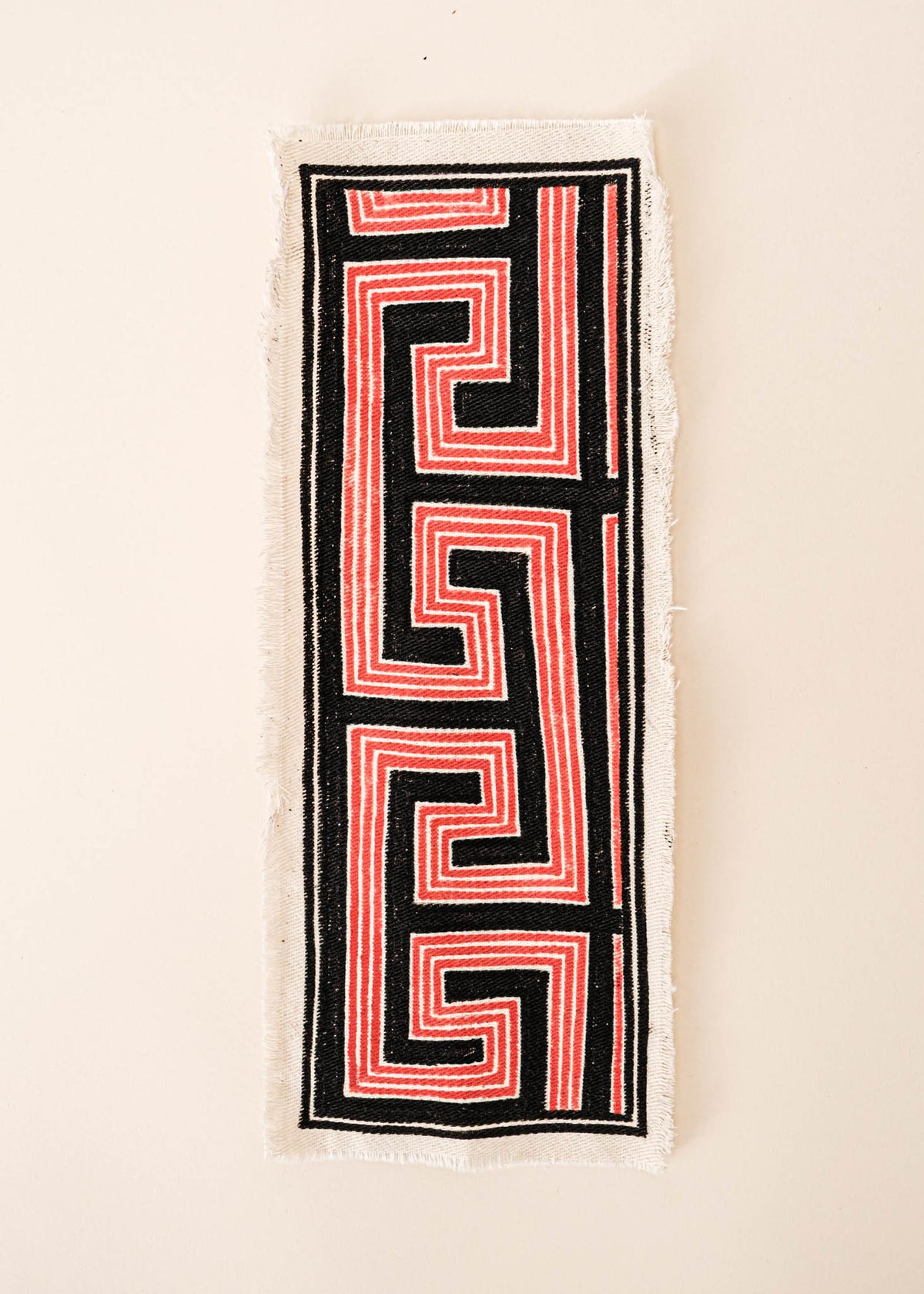 A pintura em tecido é uma inovação criativa indígena a partir de um dos aspectos mais característicos de suas culturas: a pintura corporal. A Tucum tem o prazer de apresentar toda a força e a beleza das pinturas indígenas!  Ganhe 10% de desconto na sua primeira compra!