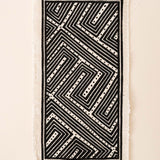 A pintura em tecido é uma inovação criativa indígena a partir de um dos aspectos mais característicos de suas culturas: a pintura corporal. A Tucum tem o prazer de apresentar toda a força e a beleza das pinturas indígenas!  Ganhe 10% de desconto na sua primeira compra!
