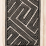 A pintura em tecido é uma inovação criativa indígena a partir de um dos aspectos mais característicos de suas culturas: a pintura corporal. A Tucum tem o prazer de apresentar toda a força e a beleza das pinturas indígenas!  Ganhe 10% de desconto na sua primeira compra!
